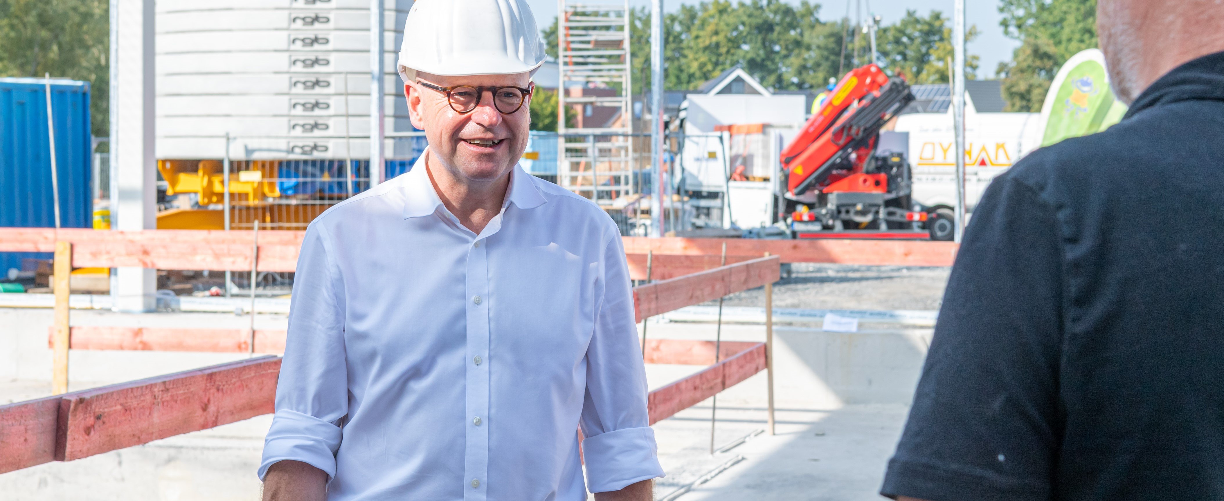 Oberbürgermeister Markus Lewe beim Baustellen-Rundgang.  Foto: Presseamt Münster.
