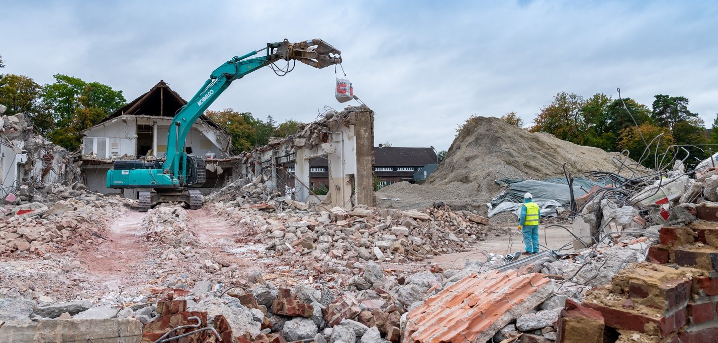 York-Kaserne: Alte Gebäude weichen und werden abgerissen