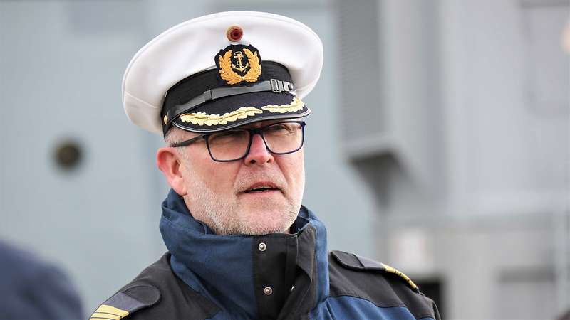 Der Kommandant der „Berlin“, Fregattenkapitän Stefan Klatt  Bundeswehr/Kim Couling