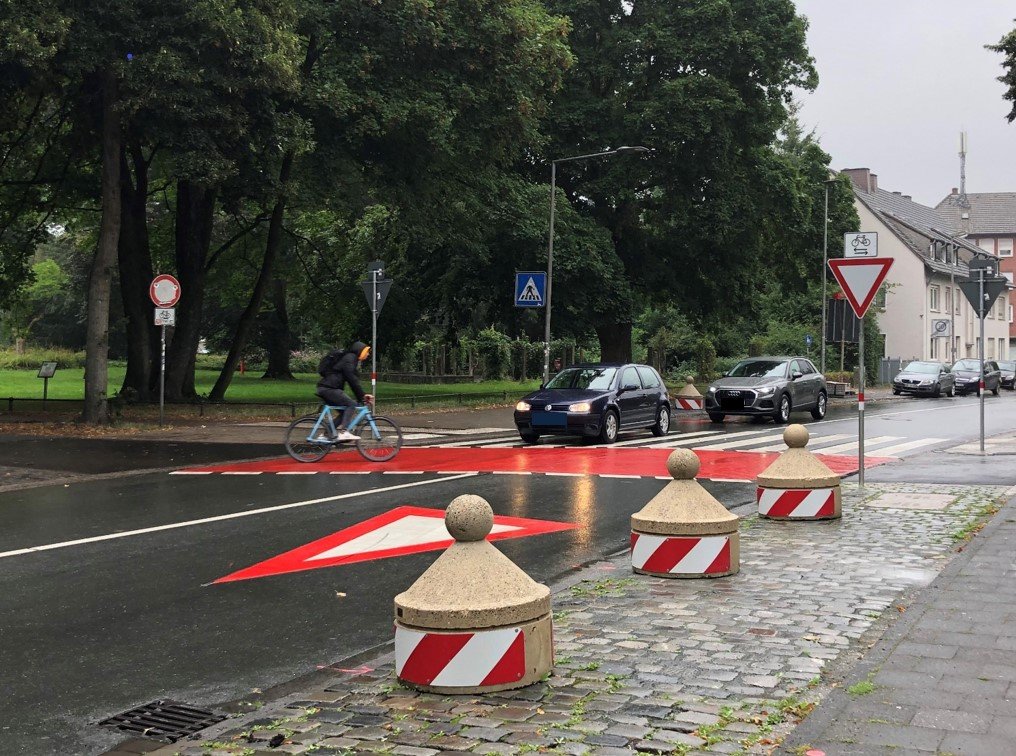 Verkehrsversuch Promenade: Im Sommer 2021 hatte am Neubrückentor der Radverkehr Vorrang./Stadt Münster.
