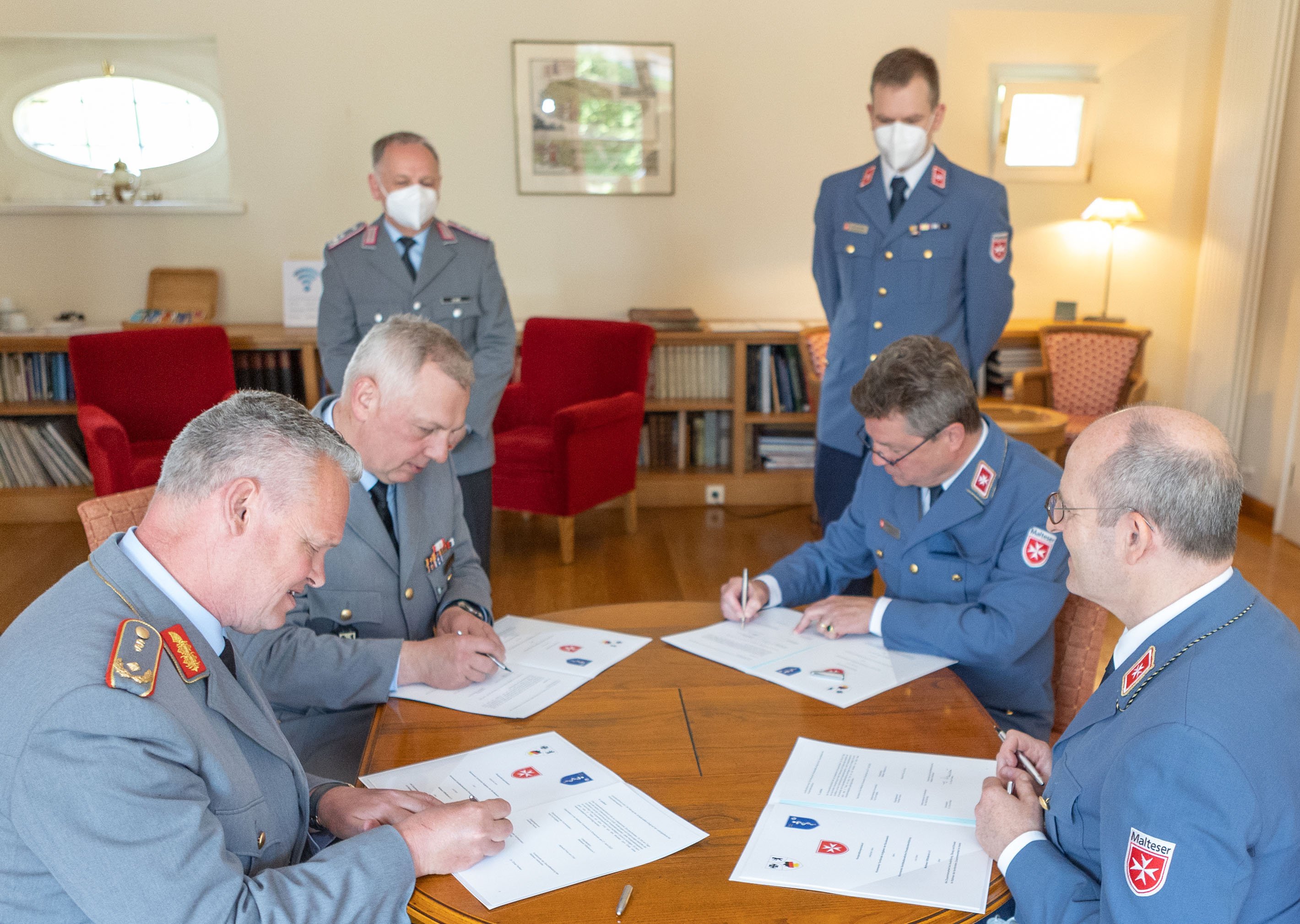 Malteser Hilfsdienst und Bundeswehr vereinbaren einge Zusammenarbeit / Thomas E. Wunsch / Malteser