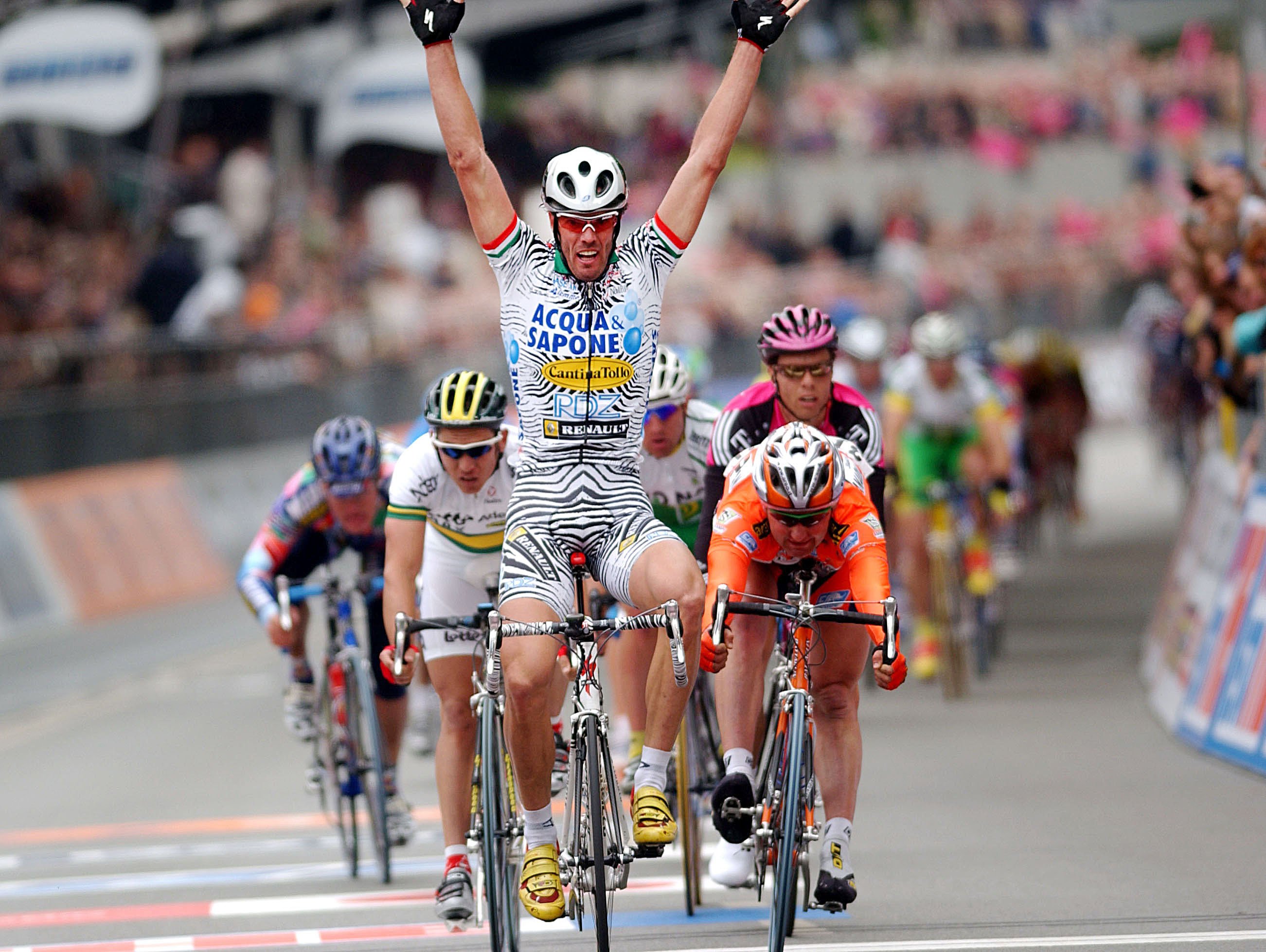 Mario Cipollini gewann 2002 die erste Etappe des Giro d’Italia, die von Groningen nach Münster führte./Hennes Roth.