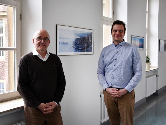 Prof. Dr. Klaus Berger (links) und Prof. Dr. André Karch.© WWU - Kathrin Nolte