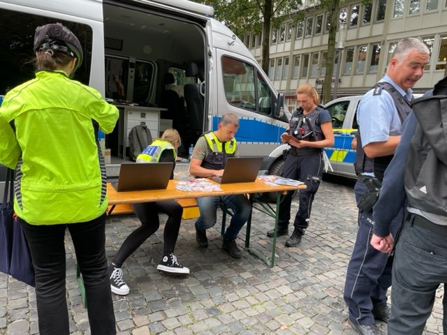 Die Polizei Münster registrierte am Dienstagmorgen Fahrräder am Harsewinkelplatz (Stadt40)